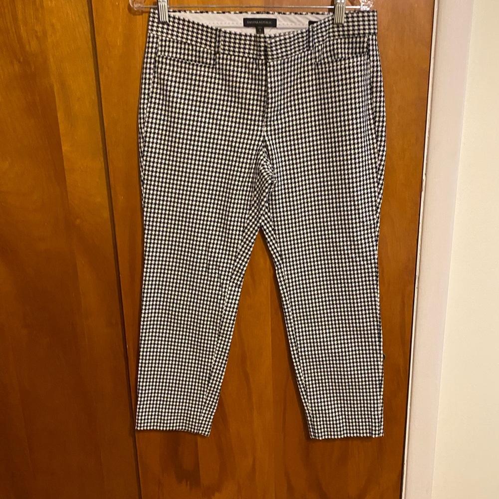 Banana Republic Women’s Size 8 Black/ White Houndstooth Ankle Straight Leg Pants